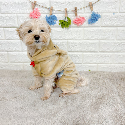 冬向けの犬用洋服、ふわふわで暖かいクマさん着ぐるみドッグウェア。防寒対策◎。汚れ防止＆抜け毛対策に最適。おしゃれで可愛いデザインが小型犬のお散歩や部屋着にもぴったり。