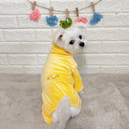 秋冬向けの犬用洋服、暖かいコーデュロイ素材のおしゃれなドッグウェア。防寒・汚れ防止・抜け毛対策に最適。前ボタン仕様で着脱簡単、小型犬にもおすすめ。