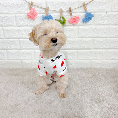 春・夏・秋向けの犬用洋服、おしゃれで可愛い赤いハート柄ドッグウェア。紫外線対策・汚れ防止・抜け毛対策◎。伸縮性があり着脱簡単。小型犬にも快適な着心地で部屋着やお出かけにも最適。