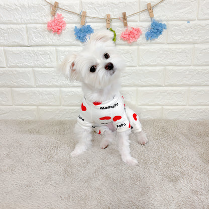 春・夏・秋向けの犬用洋服、おしゃれで可愛い赤いハート柄ドッグウェア。紫外線対策・汚れ防止・抜け毛対策◎。伸縮性があり着脱簡単。小型犬にも快適な着心地で部屋着やお出かけにも最適。