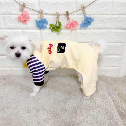 春・秋向けの犬用洋服、おしゃれで可愛いボーダーデザインのドッグウェア。防寒・汚れ防止・抜け毛対策◎。後ろボタン仕様で着脱簡単、小型犬にも快適なロンパース型デザイン。