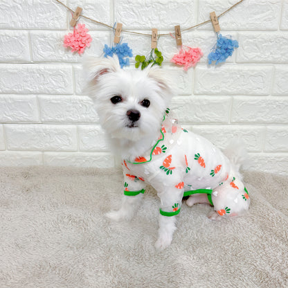 春夏向けの犬用洋服、可愛いにんじん柄のメッシュ生地ドッグウェア。通気性抜群で涼しく快適、虫よけ・汚れ防止・抜け毛対策にも最適な小型犬向けロンパース。