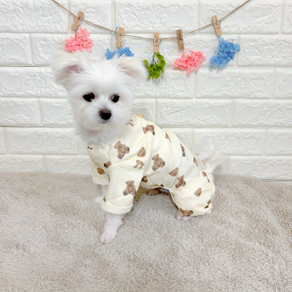 春・秋向けの犬用洋服、くまさん柄の可愛いドッグウェア。肌に優しい綿素材で、汚れ防止・防蚊対策・抜け毛対策にも最適なロンパース型パジャマ。