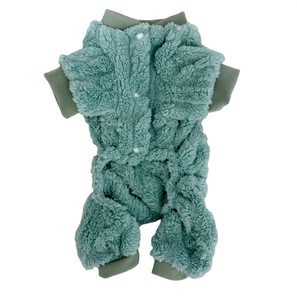 秋冬向けの犬用洋服、ふわふわで温かいケーブルニット風ドッグウェア。防寒・汚れ防止・抜け毛対策◎。伸縮性があり着脱簡単。おしゃれで可愛いデザイン＆選べる3色展開、小型犬にも最適。