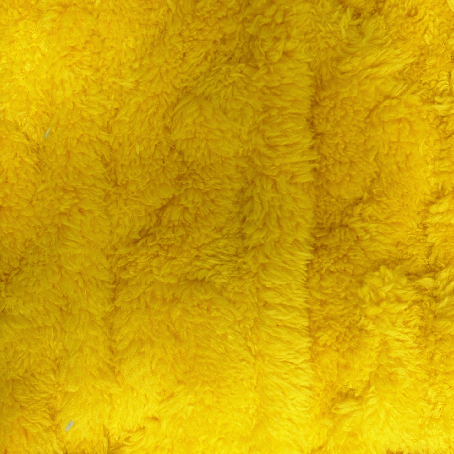 秋冬向けの犬用洋服、ふわふわで温かいケーブルニット風ドッグウェア。防寒・汚れ防止・抜け毛対策◎。伸縮性があり着脱簡単。おしゃれで可愛いデザイン＆選べる3色展開、小型犬にも最適。