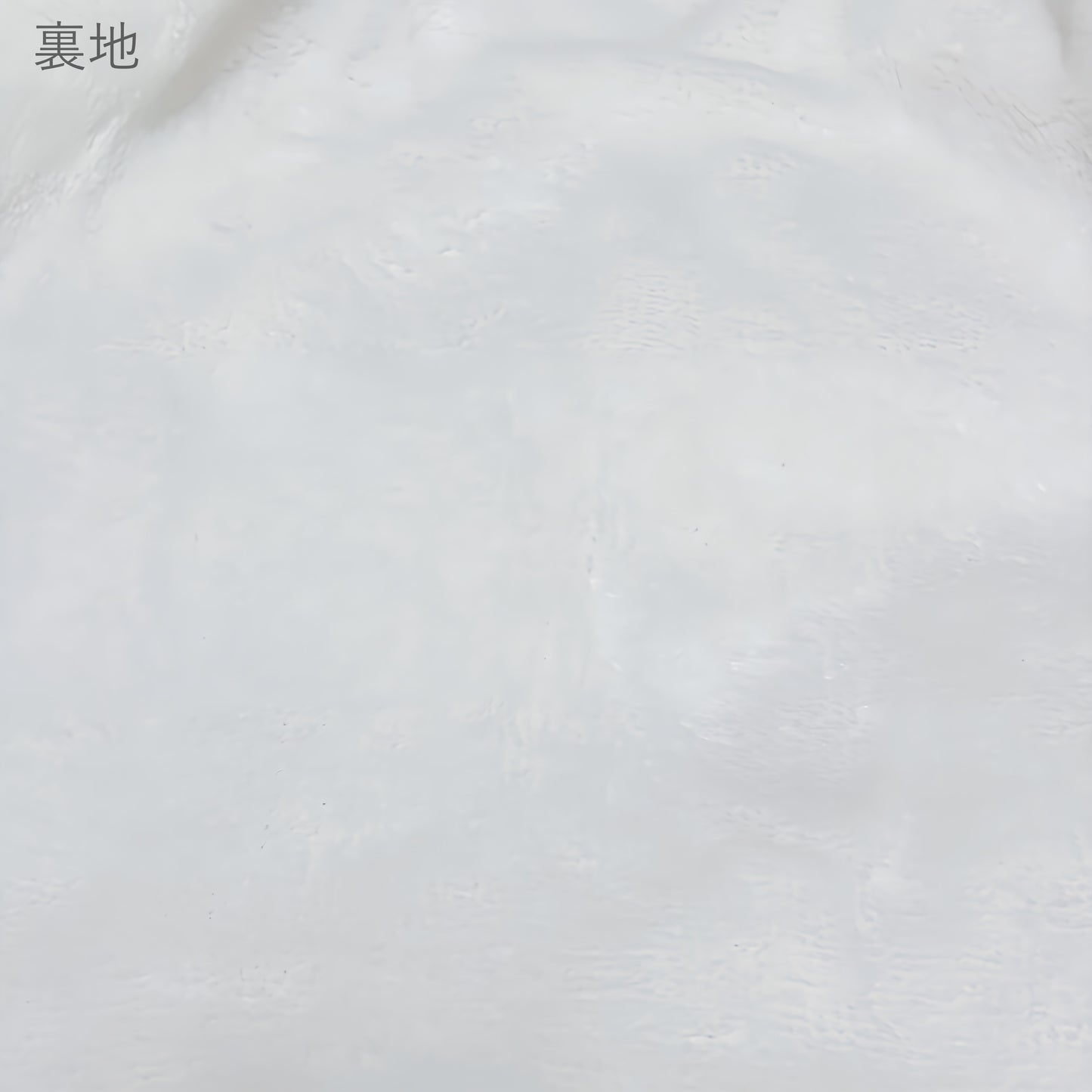 秋冬向けの犬用洋服、ふわふわで暖かいストライプデザインのドッグウェア。防寒・汚れ防止・抜け毛対策に最適。前ボタン仕様で着脱簡単、小型犬にもおすすめ。