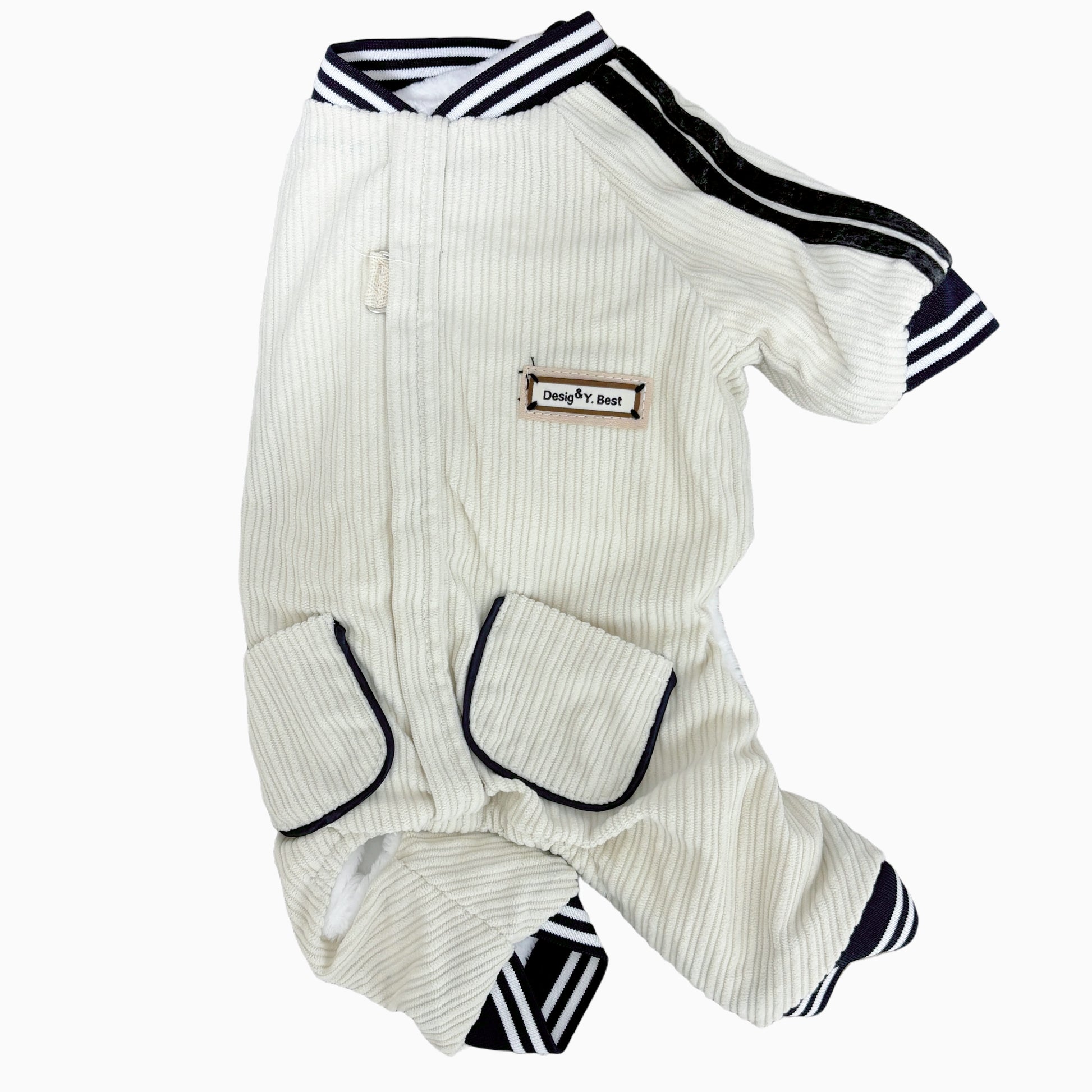 秋冬向けの犬用洋服、ふわふわで暖かいストライプデザインのドッグウェア。防寒・汚れ防止・抜け毛対策に最適。前ボタン仕様で着脱簡単、小型犬にもおすすめ。