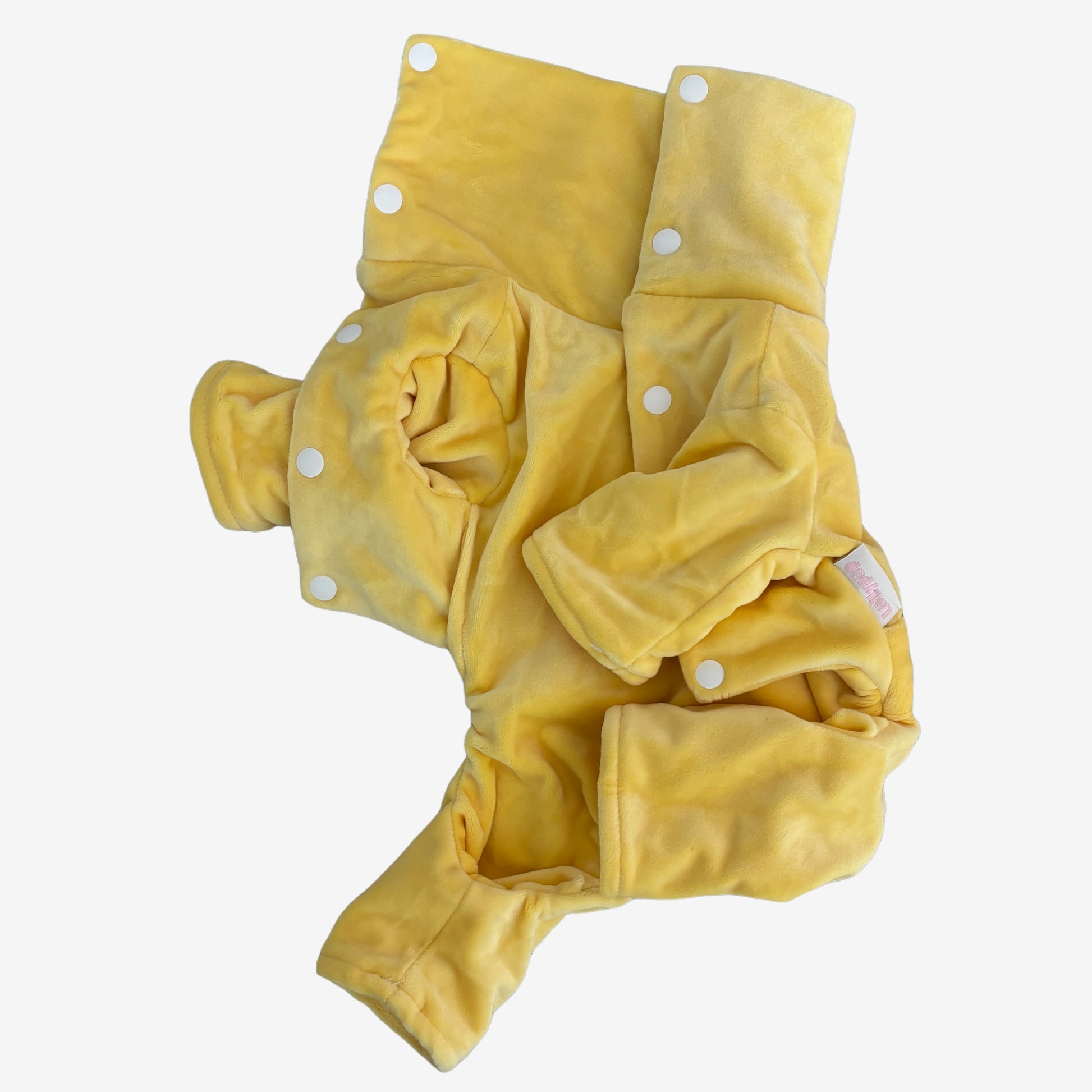 秋冬向けの犬用洋服、暖かいコーデュロイ素材のおしゃれなドッグウェア。防寒・汚れ防止・抜け毛対策に最適。前ボタン仕様で着脱簡単、小型犬にもおすすめ。