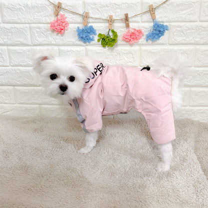 冬向けの犬用洋服、暖かいダウンジャケット風ドッグウェア。もこもこ裏地で防寒対策◎。汚れ防止＆抜け毛対策に最適。反射テープ付きで夜間のお散歩も安心な小型犬向けデザイン。